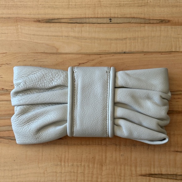 Banana Republic cream Leather Clutch - Picture 4 of 9